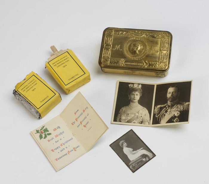 Princess Mary's Gift Fund 1914 Box, Class A smokers - © IWM (EPH 1992)