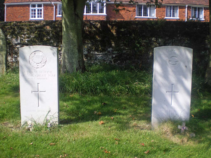 Grave of Unknown Royal Marine, HMS Ariadne Winchelsea Chuirchyard - Image courtesy of the Commonwealth War Graves Commission